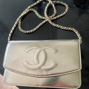 Chanel Gold Wallet on a Chain absolutely like new condition